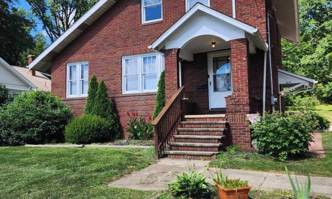 Wooster Casa | Cozy, cute home close to College of Wooster and Amish Country, Ohio