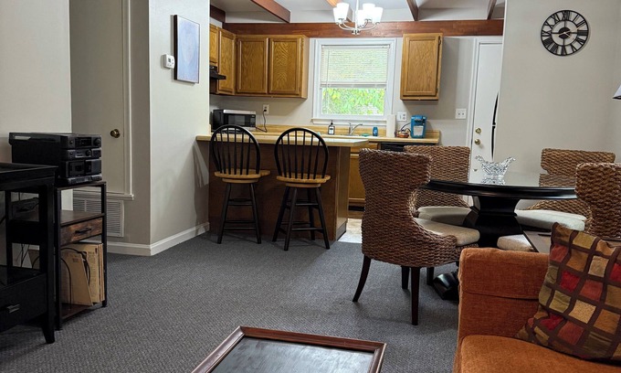 Golden Grove Casa | Cozy, Cute, Superb 2-bedroom house Centrally located in Piedmont