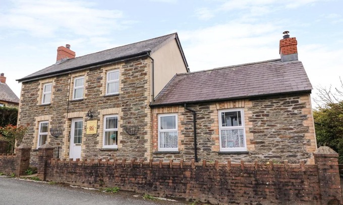 Llandysul Casa | Cozy Cwtch Cottage