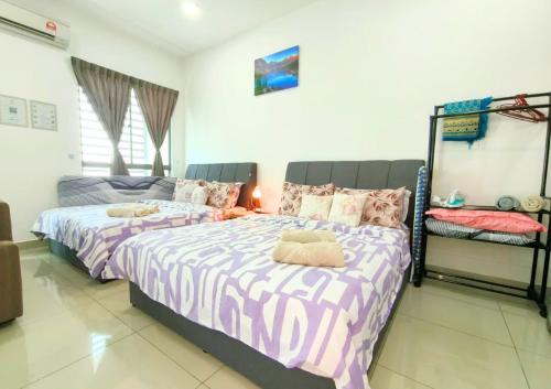 Cyberjaya Apartamento | Cozy Cybersquare Ensuite with Pool View #CS1