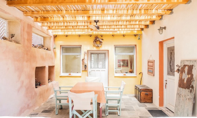 Parasporos Cabaña | Cozy Cycladic Cottage | Steps From the Beach & Close to Town.