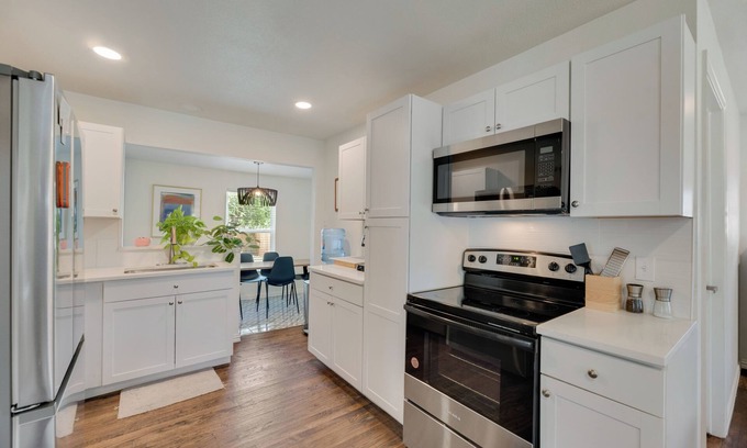 Oak Cliff Casa | Cozy Dallas Spot - Minutes from Downtown and Bishops Arts!