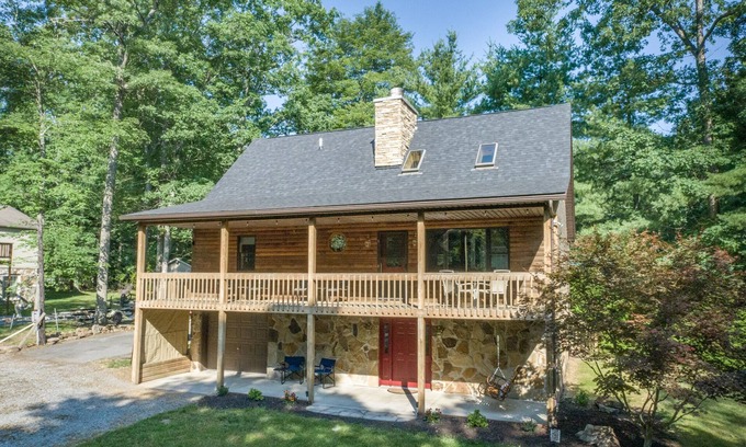 North Glade Hills Casa | Cozy DCL Cabin with Hot Tub Firepit & Dock Slip