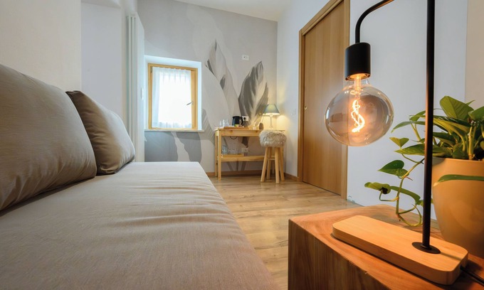 Illasi Casa | Cozy deluxe room for 4 people with private bathroom