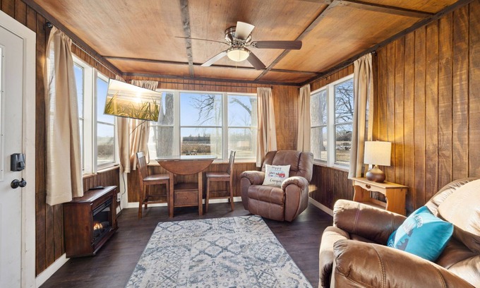 Atwater Cabina | Cozy Diamond Lake Cottage!