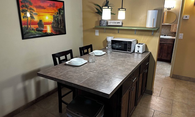 Old Fort Lowell Casa | Cozy Duplex in Historic Fort Lowell Neighborhood Walk to TMC!