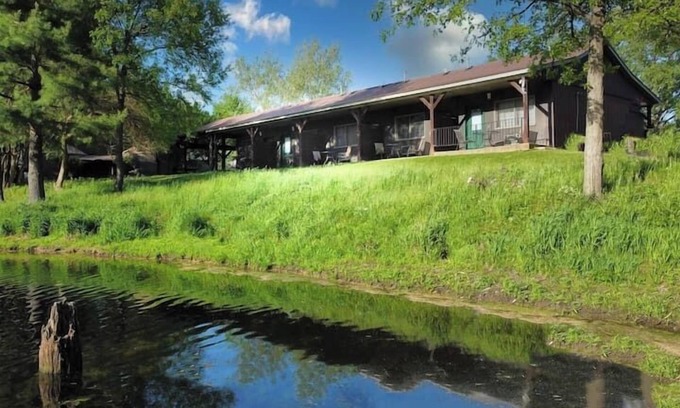 Orange Prairie Cabaña | Cozy Easy Going Getaway Prairie Stables 4