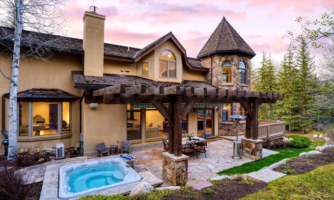 Edwards Casa | Cozy Edwards Retreat w/ Fireplace, Piano, Near Vail | Osprey Nest by AvantStay