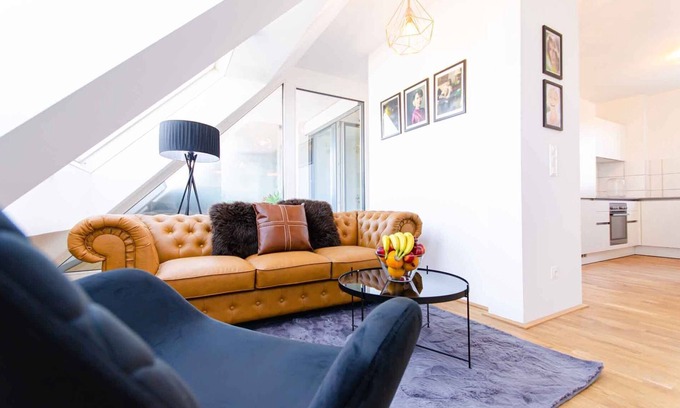 Weißgerber Apartamento | ★Cozy & Elegant★ | Near Danube, ♛King Bed, Balcony