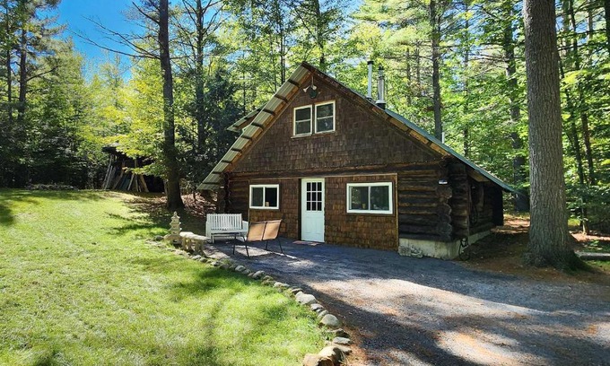 Elizabethtown Casa | Cozy Elizabethtown Cabin with Fire Pit!