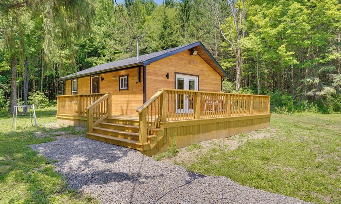 Ellicottville Cabina | Cozy Ellicottville Cabin w/ Water Views - Near Ski