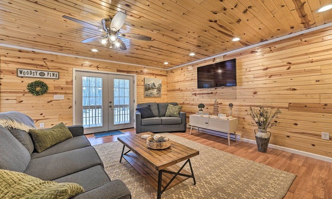 Mancelona Cabina | Cozy Elmira Cabin ~ 23 Mi to Boyne Mountain Resort