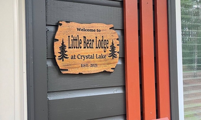 Gilmanton IW Cabina | Lake Cabin Near Winni, Gunstock, w/ Kayaks & Kid's Bunkhouse