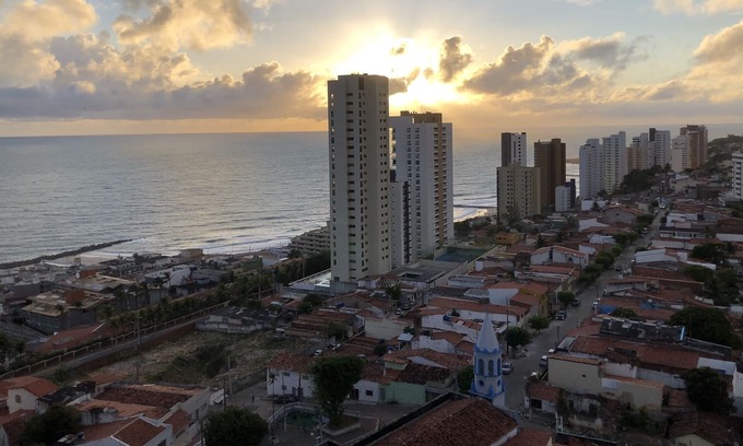 Praia do Meio Apartamento | Cozy, familiar and close to the sea.