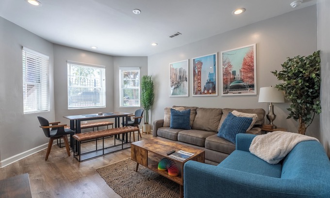 Avondale Apartamento | Cozy Family 3BR Oasis: Park, Private Yard, & BBQ!