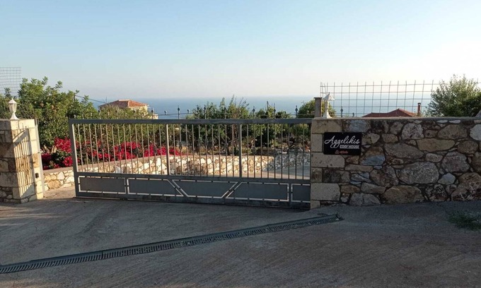 Lefktron Casa | Cozy family friendly shared home with stunning view