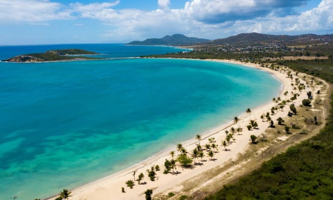 Esperanza Alquiler De RV | Cozy Family Fruit Farm - 2 Tents 10 Ft. Stay Nature Campsite, Vieques with WiFi