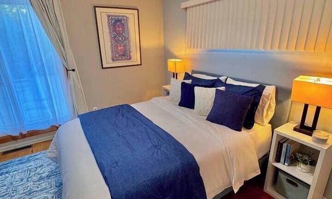 Miller Beach Casa | Cozy Family Getaway- 4 Blocks From The Beach!