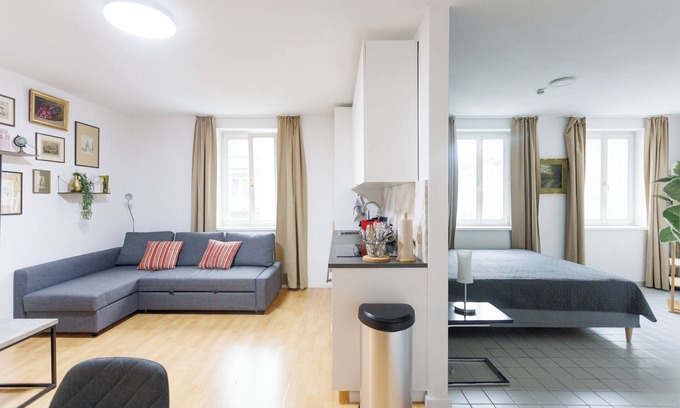 Favoriten Apartamento | Cozy Family & Group Apartment - 15 min to Center