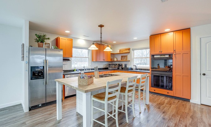 Paw Paw Lake Cabaña | Modern Coloma Cottage: Walk to Little Paw Paw Lake