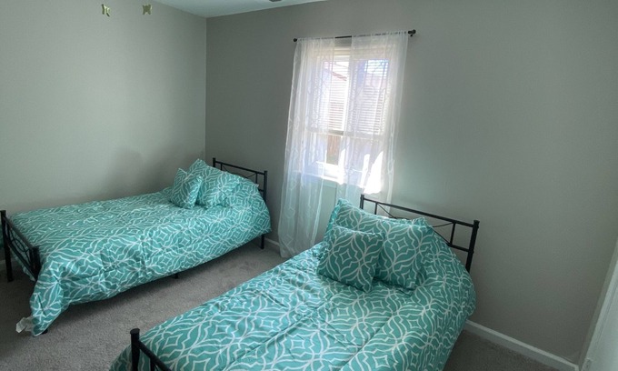 Norfolk - Virginia Beach Casa | Cozy family size home with workout room!