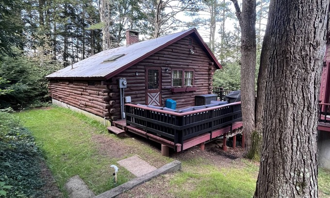 Thornton Cabina | Cozy, family-sized log cabin in NH White Mountains!
