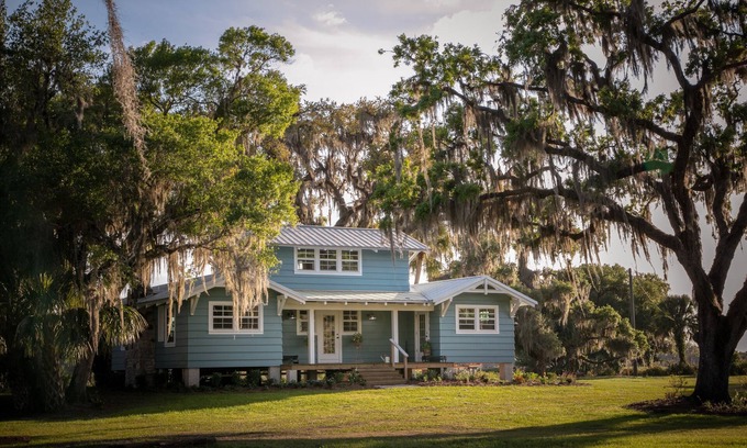 Myakka City Otro | Cozy farm home 2 miles from Terra Nova and 14 miles from Lakewood Ranch.