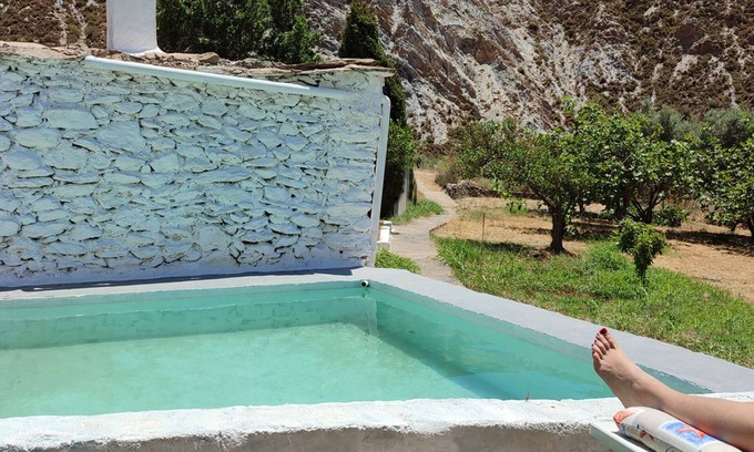 Orgiva Cabaña | Acogedor cortijo con piscina en La Alpujarra