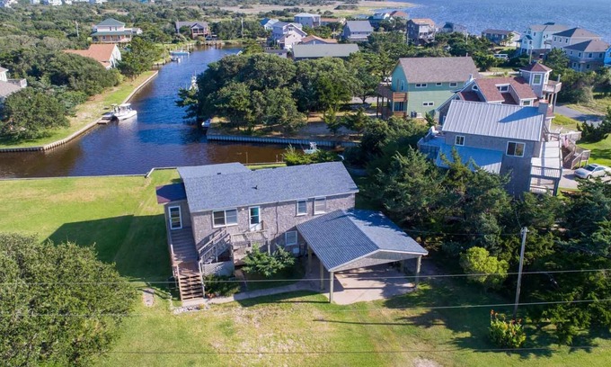 Avon Cabaña | Cozy Fishing Cottage w/ water access, minutes from Hatteras National Seashore