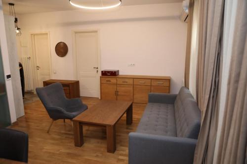 Saburtalo Apartamento | Cozy Flat near Metro with Balcony