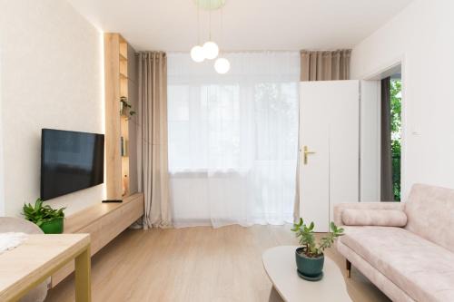 Bronowice Apartamento | Cozy Flat with a Garden