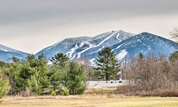 Franconia Casa | Cozy Franconia Cottage with Community Pool and Hot Tub