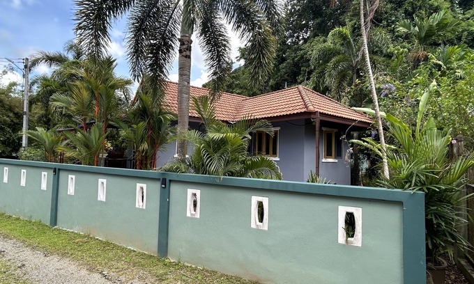 Nong Thale Cabaña | Cozy Garden Cottage 1 BR with private garden and outdoor jacuzzi.