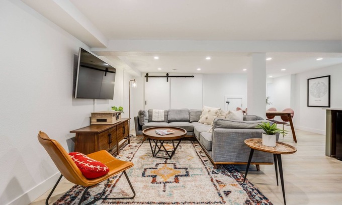 West Highland Casa | Cozy Garden Suite by Sloan's Lake and Tennyson!