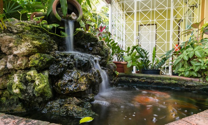 Eastwood Park Casa | Cozy Garden Suite near Sovereign On The Boulevard, Red Hills