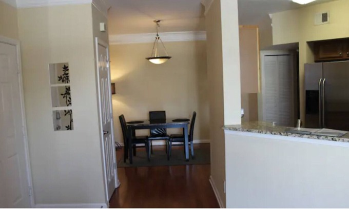 SoNo Condominio | Cozy Gated Condo - Between Midtown/Downtown Area