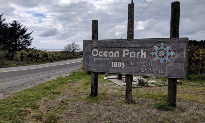 Ocean Park Casa | Cozy Gated Ocean Park Cabin on the Peninsula with A/C and Wireless Internet