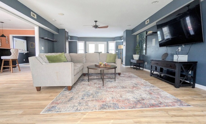 Huntersville Casa | Cozy Gem: Stay at CoupeDe Huntersville Your 4bd 2.5baHome Away From Home