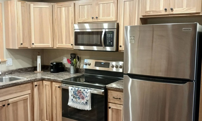 Friesland Casa | Cozy get-away within 45 minutes of Wis. Dells, Madison, and Oshkosh.