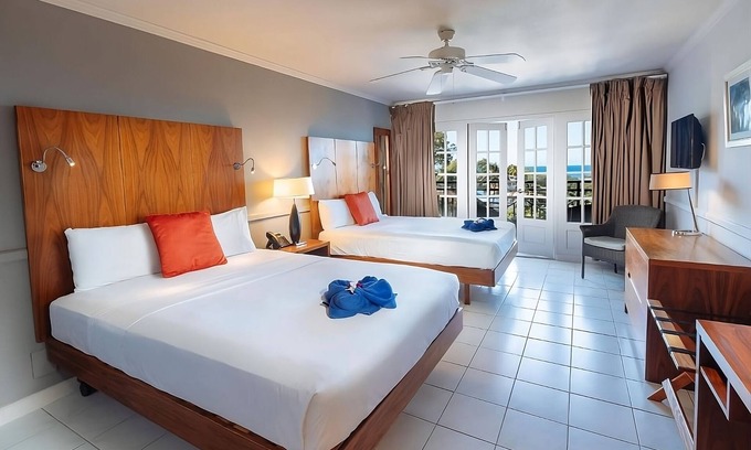 Charlotte Hotel | Cozy Getaway: 2 Scenic Ocean View Room w/ Balcony | Free Parking | Adults Only