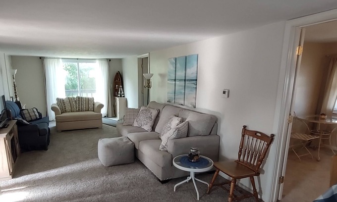 Lake Milton Casa | Cozy Getaway at Lake Milton Ohio