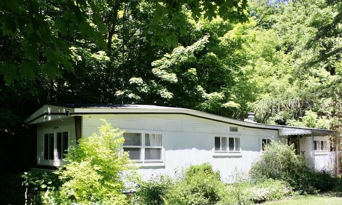Clarksburg Casa | Cozy Getaway in the Heart of the Blue Mountains