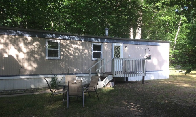 Lake Casa | Cozy getaway in the woods. Fishing close by.