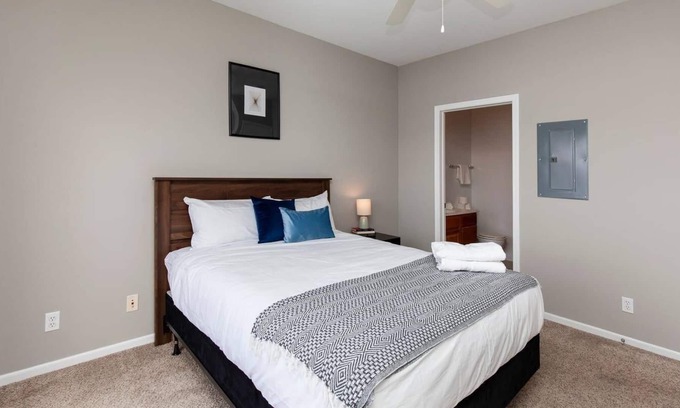 Ames Apartamento | University Retreat + Amenitized Building (ames)