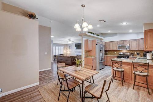 Henderson Casa | Cozy Getaway with King Bed, BBQ & Spacious Backyard