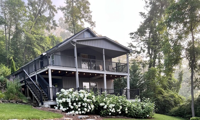 Mattawana Cabina | Cozy getaway with spa close to Juniata River and Raystown..