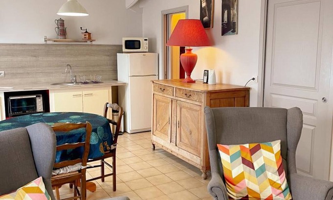 Couffy Cabaña | Apartamento en Couffy: Confort, Terraza Privada y Actividades Culturales y Náuticas Cercanas