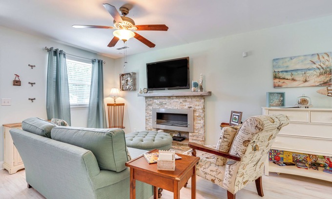 Goose Creek Casa | Cozy Goose Creek Escape w/ Patio & Grill