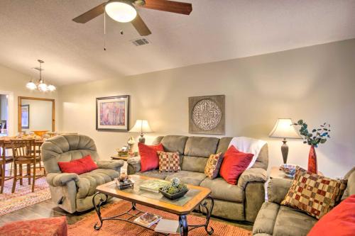 Greenwood Apartamento | Cozy Greenwood Condo with Patio - 2 Mi to Downtown!