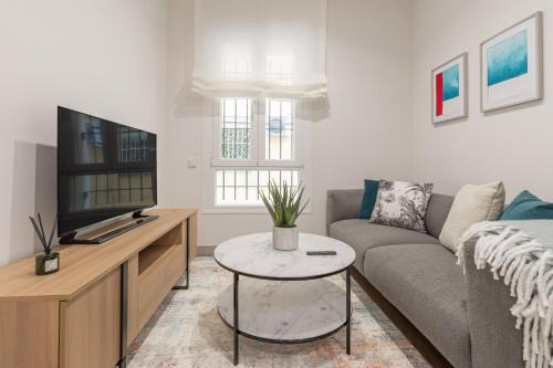 Chamberi Apartamento | Cozy Ground-Floor Apartment for 2 in Chamberí Perfect Spot Quevedo IV